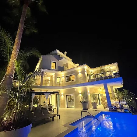 Ultimate Luxury Dream With 7 Bedrooms, Gym, And Infinity Pool Villa Marbella