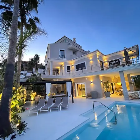 Ultimate Luxury Dream With 7 Bedrooms, Gym, And Infinity Pool Villa Marbella