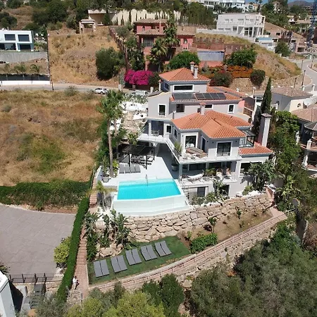 Villa Ultimate Luxury Dream With 7 Bedrooms, Gym, And Infinity Pool Marbella