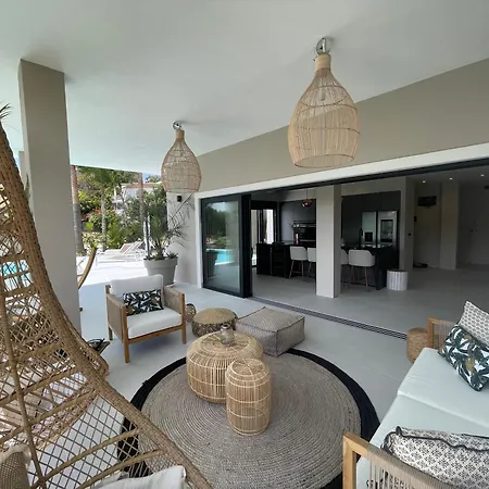 Ultimate Luxury Dream With 7 Bedrooms, Gym, And Infinity Pool Villa