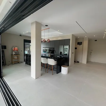 Ultimate Luxury Dream With 7 Bedrooms, Gym, And Infinity Pool * Marbella